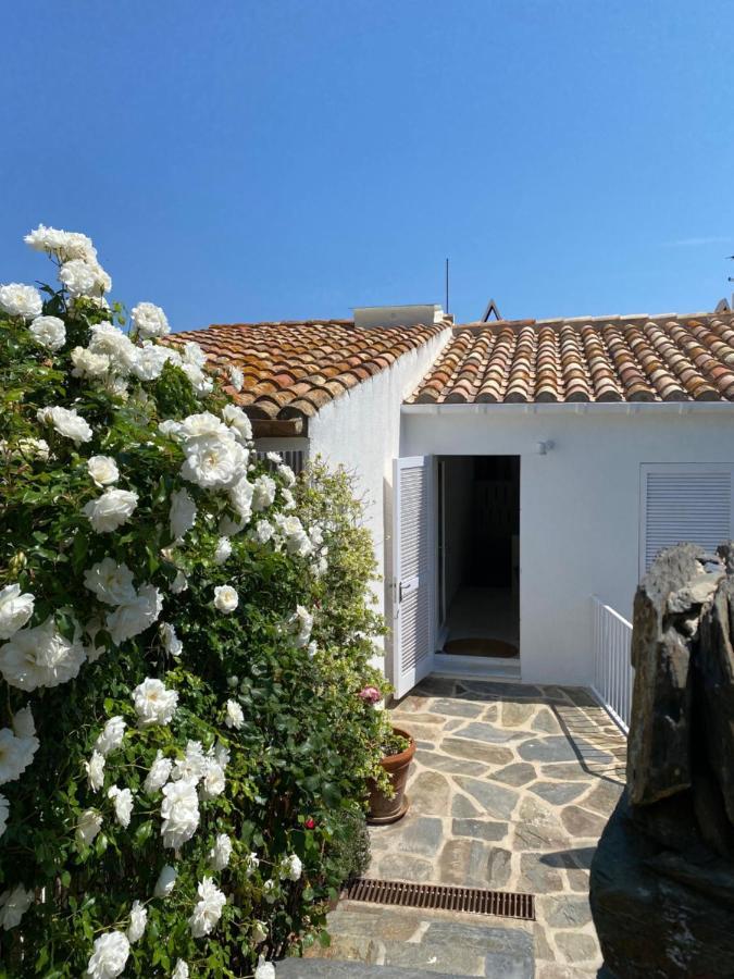 Centric Townhouse With Sea View - Casa Marta Villa Cadaques Exterior photo